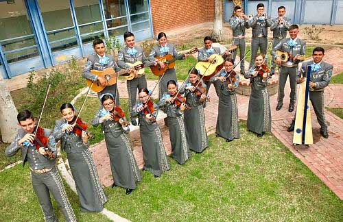 Mariachi Aztlán de Pueblo High School